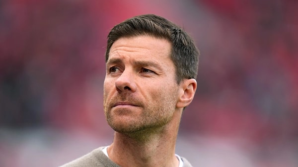 Kurbanların inandıkları mesaj ise şuydu: “Ben Xabi Alonso, gelecek sezon Liverpool’u çalıştıracağım ancak uçak bileti için paraya ihtiyacım var, para gönderir misin?”