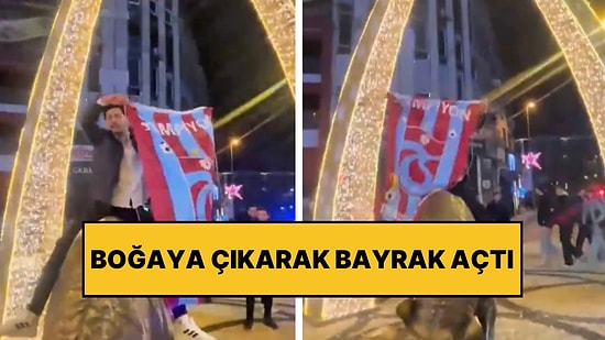 İstanbul Kadıköy’de Bir Trabzonspor Taraftarı Boğa Heykeline Çıkarak Bayrak Açtı