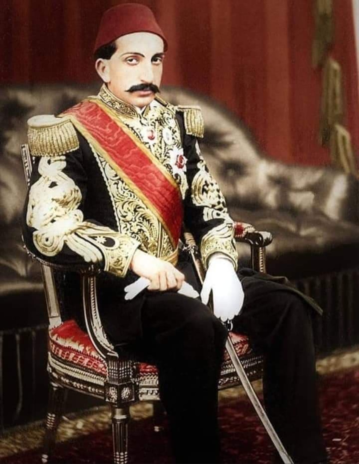Koç Holding Sultan İkinci Abdülhamid'in Sürgünde Yaşadığı Alatini Köşkü ...
