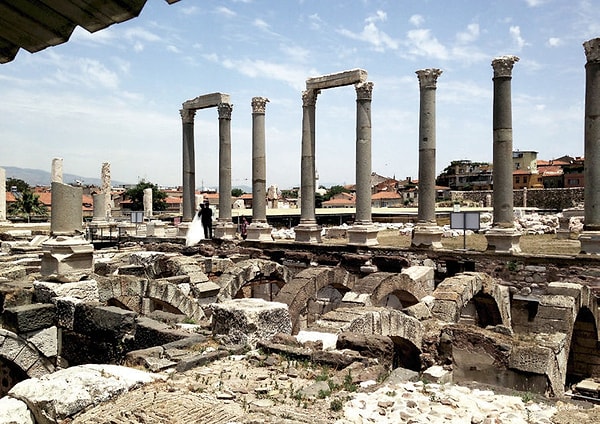 Bayraklı’dan Kadifekale’ye: İzmir’in İlk Yerleşimleri