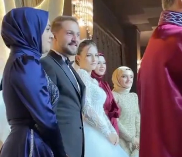 Nikah kıyılırken, damadın arkadaşları "Son Pişmanlık Neye Yarar" şarkısını açarak eğlenceli bir anı bırakmak istediler. Ancak, bu hareket gelin tarafından pek de hoş karşılanmadı.