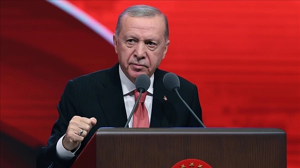 2025'i Aile Yılı ilan etmeyi kararlaştırdıklarını duyuran Erdoğan, "Pahalı ürün satanları dize getirecek etkili yöntemlerden biri boykottur. Fırsatçılık yapanlara karşı en büyük kozumuz, satın almama özgürlüğünü kullanmaktır" ifadelerini kullandı.