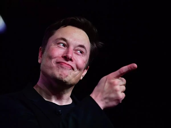 Musk, "Problemi gerçekten çözen kişi, nasıl çözdüğünü çok net hatırlar. Ufak detaylar bile aklındadır. Ancak başkasının hikayesini anlatan biri, bir noktada durur ve devam edemez." diyor