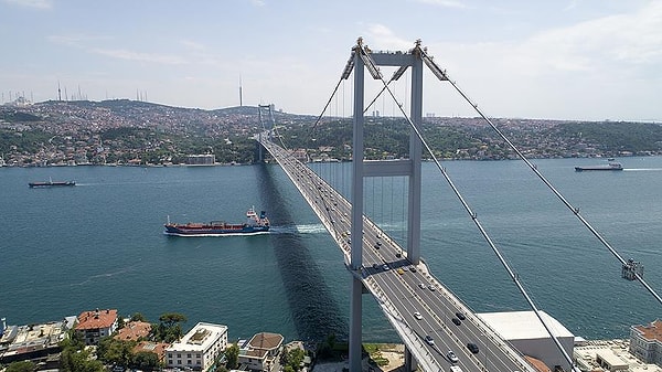 Köprü ve otoyolların geçiş ücretlerine, en son 16 Ağustos 2024'ten itibaren yüzde 38 ile 42 arasında değişen oranlarda zam yapılmıştı.