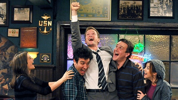 8. How I Met Your Mother'da sık gidilen barın adı nedir?