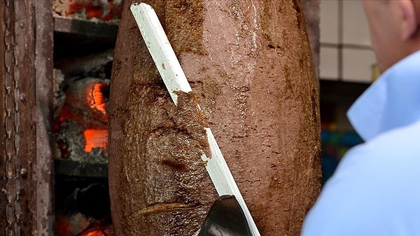 Almanya’da “Döner kimin?” tartışması devam ederken beklenmedik bir gelişme oldu. Döner, siyasete girdi.