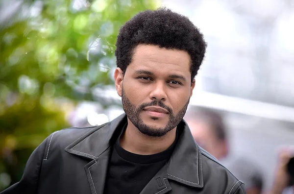 The Weeknd, çıkardığı her parçayla müzikseverlerde unutulmaz bir tat bırakıyor. Öyle ki müziğin hakkını veren The Weeknd, haftalarca müzik listelerinde bir numarada kalıyor, tüm ödülleri de topluyor.