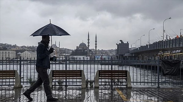 MGM'nin 11 Ocak hava tahmin raporuna göre bugün Marmara Bölgesi'nde kuvvetli yağış etkili olacak.