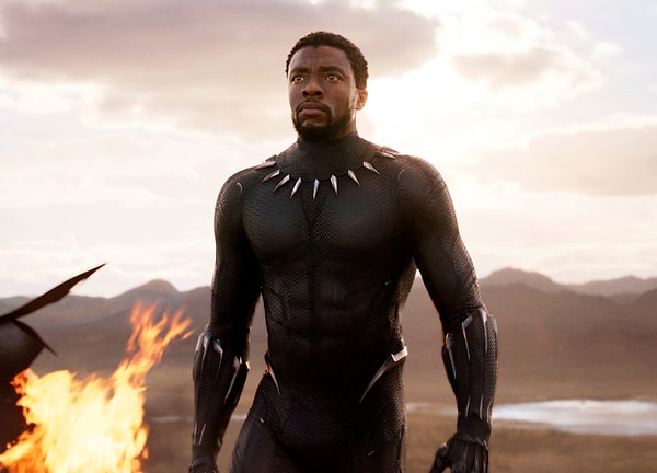 Chadwick Boseman’ın 2020 yılında vefat etmesiyle Marvel Sinematik Evreni’nde T’Challa karakterinin geleceği konusundaki tartışmalar oluşmuş ve Black Panther'in devam edip etmeyeceği merak yaratmıştı.