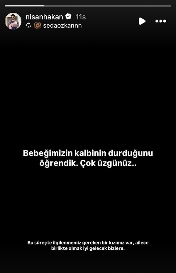 Özkan ailesi ortak bir hikaye paylaşıp 8 aylık bebeklerinin hayatını kaybettiğini "Bebeğimizin kalbinin durduğunu öğrendik. Çok üzgünüz. Bu süreçte ilgilenmemiz gereken bir kızımız var. Birlikte olmak iyi gelecek bizlere." diyerek açıkladı.