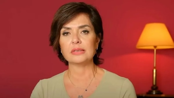 Gazeteci Özlem Gürses 20 Aralık 2024’te YouTube kanalında söylediği sözler nedeniyle gözaltına alınmıştı. Gürses, 21 Aralık 2024’ten bu yana ev hapsinde.