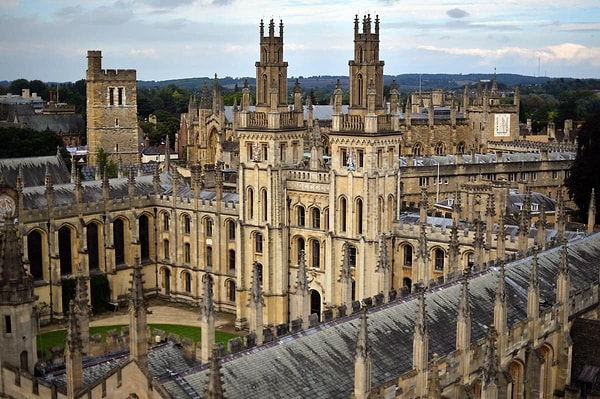 Zirvenin değişmeyen ismi, yine Oxford Üniversitesi oldu.