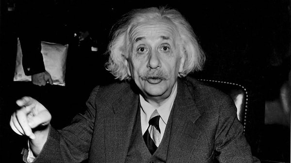 Albert Einstein’ın dehasını beyninin %10’undan fazlasını kullanmasına borçlu olduğu söylentisi de bu efsaneyi körüklemiş durumda. Ancak bunun doğruluğu kanıtlanmamış bir şehir efsanesi olmaktan öteye gidemediğini söyleyebiliriz.