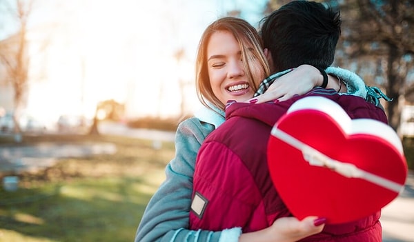 5. Romantik sürprizlerine ve duygusal jestlerine hazır olun!