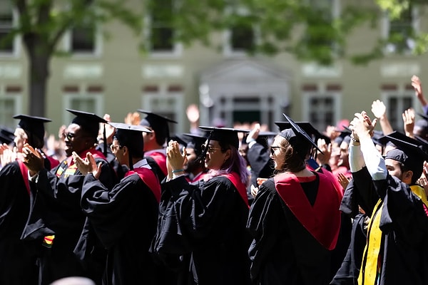 Harvard mezunlarının işsiz kalma nedeni ne?