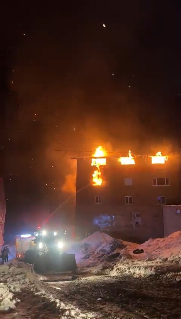 Grand Kartal Otel’de gece saatlerinde çıkan yangın kısa sürede tüm binayı sarmış ve yangında adeta can pazarı yaşanmıştı.