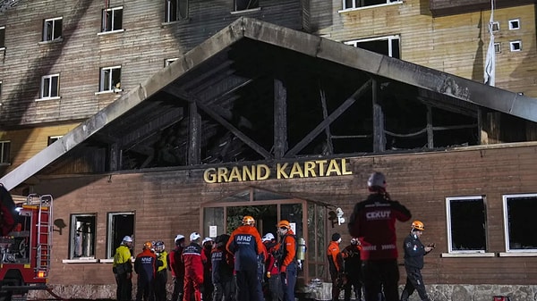 AFAD ekipleri bugün bir kez daha otelde arama çalışması yapmıştı.