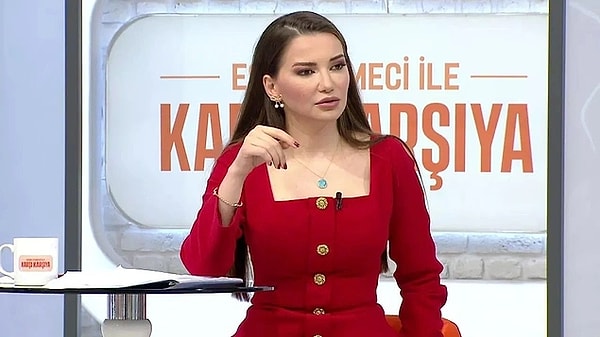 Klinik psikolog Esra Ezmeci, takipçilerinin derdine derman olmaya devam ediyor. Beyaz TV'deki programı haricinde Instagram hesabında yaptığı soru-cevaplarla öne çıkan Ezmeci, bu defa eşiyle yalnızca para karşılığı birlikte olabilen kadının itirafı karşısında tavsiyelerde bulundu. İşte o anlar...