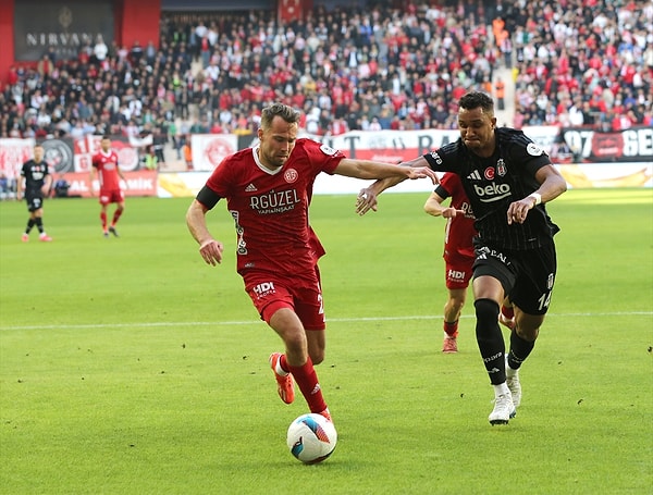 Maçta başka gol olmadı ve Beşiktaş, Solskjaer ile ilk lig maçından bir puanla ayrıldı.