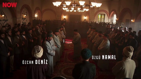 Özgü Namal, Özcan Deniz ve Mert Yazıcıoğlu'nun başrolünde oynadığı yeni bölümündeki zikir sahnesi gündeme damga vurdu.