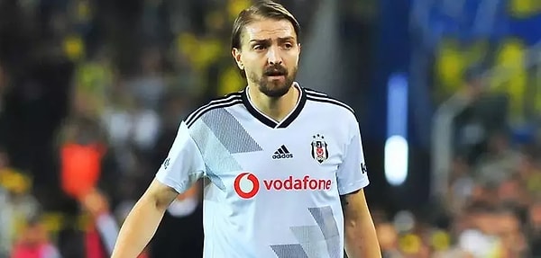 Caner ise Inter'e transfer olmuş orada forma bile giymeden Beşiktaş'a gelmişti. İkili sonra birlikte geri döndü ama Beşiktaş'ta da iz bıraktılar.