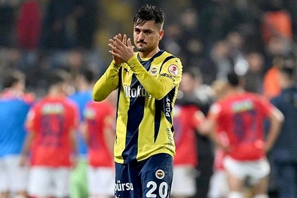 Beşiktaş taraftarının ısrarla karşı çıktığı Cengiz Ünder transferi bugün itibariyle olumsuz bir şekilde noktalanmış oldu.