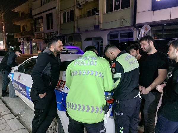 İstanbul’dan Sakarya’ya geldikleri tespit edilen gençlerden sürücü olan henüz 18 yaşındaydı.