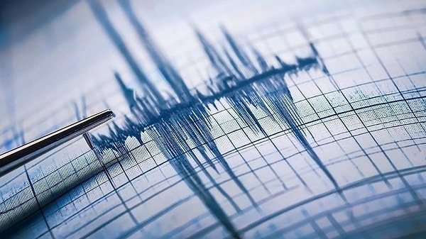 Ege Denizi’nde dün en büyüğü 4.3 olan birçok deprem meydana gelmişti.