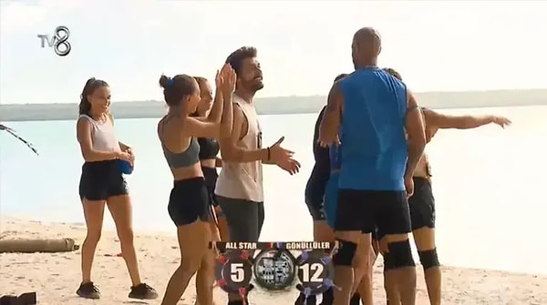 Survivor 2025 yarışması tüm kaos ve heyecanıyla izleyenleri ekranlara kilitlemeyi sürdürüyor.