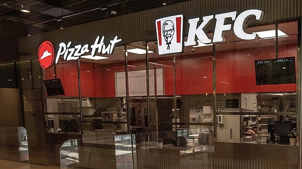 Türkiye genelinde birçok şubesi bulunan ve KFC ile Pizza Hut markalarının franchise işletmeciliğini üstlenen İş Gıda 7,7 milyar TL borç nedeniyle konkordato ilan etti.