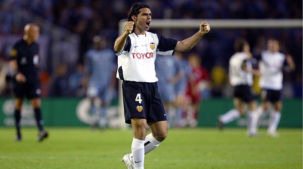 2 - Roberto Ayala (1.77 m)