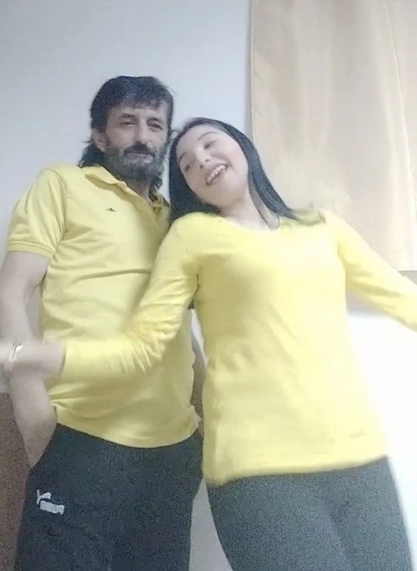 10. Geçtiğimiz günlerde TikTok platformunda viral olan Fadime ve Ethem çiftine denk gelmişsinizdir. Aralarında 31 yaş fark olan ikilinin 'aşkı' büyük tepki çekmişti. Canlı yayınlardında sarmaş dolaş hallere bürünen ikili geçtiğimiz günlerde de evlendi. Sosyal medyayı ayağa kaldıran olaya sunucu Aslı Hünel de tepkisiz kalmadı.