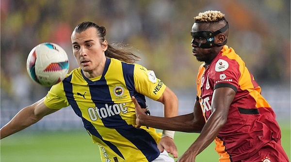 TFF’nin aldığı karar sonrasında 24 Şubat’taki Galatasaray-Fenerbahçe derbisini yabancı hakemin yöneteceği de belirlendi.