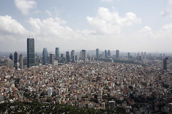 Uzmanlar sık sık 2030 yılına kadar başta İstanbul olmak üzere Marmara Bölgesi’nde büyük yıkım yaratacak 7 büyüklüğüne varan bir depremin gerçekleşeceğini söylüyor.