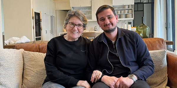 İYİ Parti Sakarya İl Başkanı Ahmet Uçak tarafından paylaşılan fotoğrafta, uzun zaman sonra görüntüsü ortaya çıkan Meral Akşener’in yeni hali yer aldı.