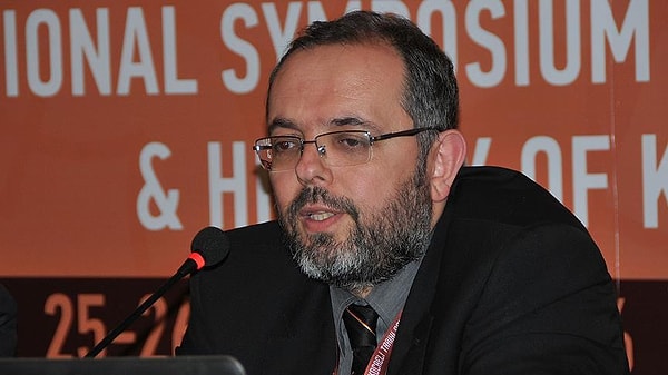 Prof. Dr. Erhan Afyoncu, 15 Temmuz darbe girişimi sonrasında kapatılan askeri hastenelerin yeniden açılması için çalışma yapıldığını söyledi.