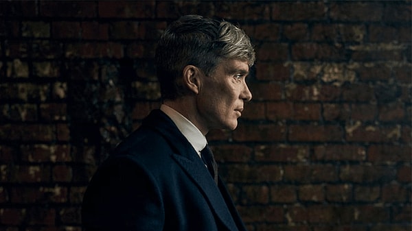 "Peaky Blinders" hayranları için heyecan verici gelişmeler var! Dizinin yaratıcısı Steven Knight, uzun zamandır beklenen Netflix filminin çekimlerinin tamamlandığını ve şu an kurguda olduğunu açıkladı.