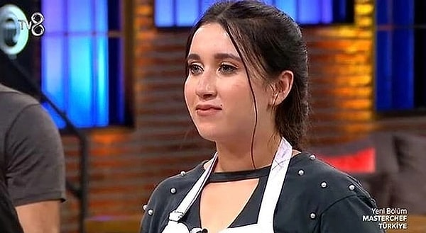 14. MasterChef Türkiye yarışmasıyla hayatımıza giren isimlerden biri olan Eslem Sena Yurt, Instagram hesabından sevenlerini korkutan bir paylaşımda bulundu. Pek çok ünlü ismin aşçılığını yapan Eslem, geçtiğimiz hafta bıçaklandığını ve ölümden döndüğünü açıkladı. Eslem'in babasına yönelik sözleriyle şoke etti.