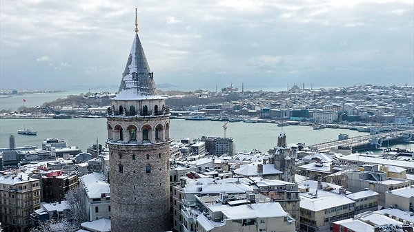 İstanbul yeniden kara teslim oldu.