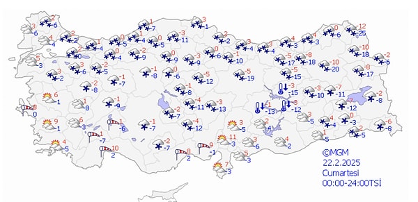 Türkiye kar altında. Uzun yıllar sonra ilk kez ülke genelinde kış mevsimi doyasıya yaşanıyor.