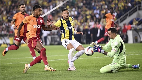 Galatasaray-Fenerbahçe Arasında Kaç Puan Fark Var?