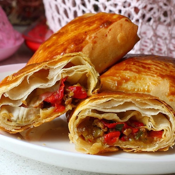 8. Közlenmiş Patlıcanlı Peynirli Börek & Nar Ekşili Kabak Çubukları