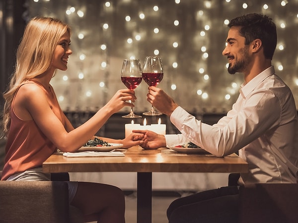 As you might agree, there are certain topics that should or shouldn't be discussed on the first date.