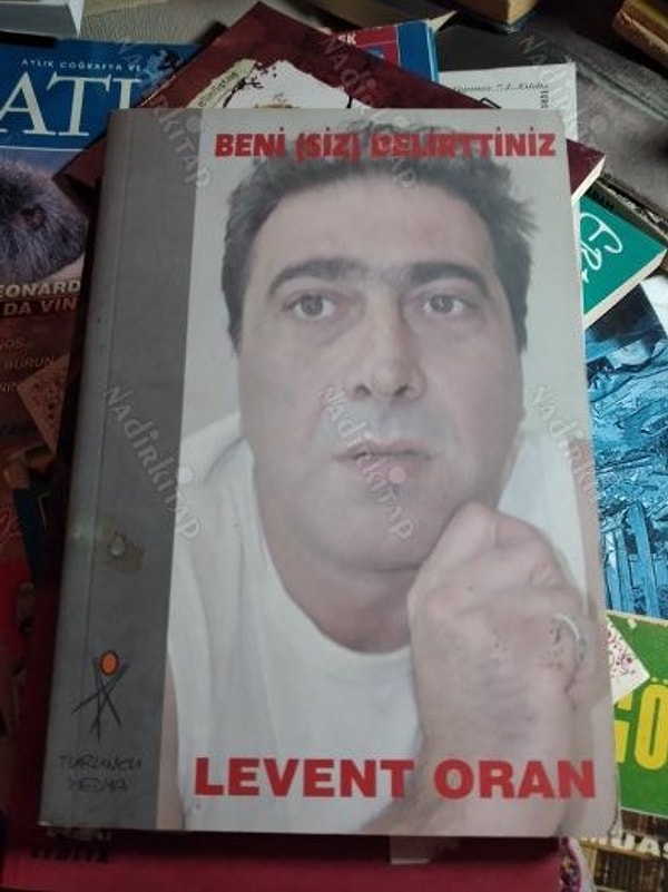 Bir ara “Beni (siz) delirttiniz” isimli kitap yazarak ünlülerle yaşadığı ilginç anıları da paylaştı.