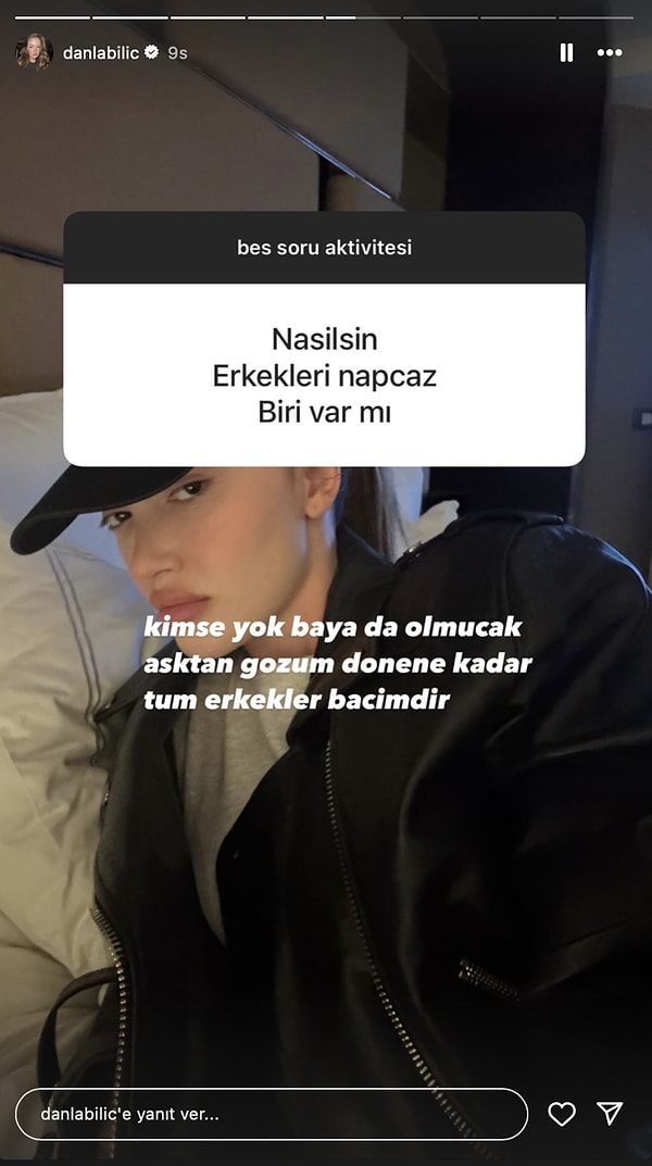 Geçtiğimiz saatlerde Instagram hesabında takipçileriyle soru-cevap yapan Danla Bilic, aşk sorusuna bir kez daha cevap verdi. Üstelik bu sefer hiç olmadığı kadar netti! 😂