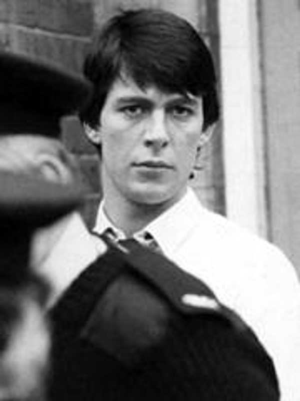 Oğlak Burcu olan bir başka azılı katil de Jeremy Bamber. Kendisini evlat edinen ailesinin beş üyesini de öldüren Bamber, 1986 yılında ömür boyu hapis cezasına çarptırıldı.