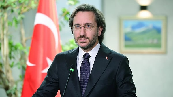 Bir taziye mesajı da Cumhurbaşkanlığı İletişim Başkanı Fahrettin Altun'dan geldi. Altun, hayatını kaybeden oyuncu Şinasi Yurtsever için sosyal medya hesabından başsağlığı diledi mesajı yayınladı.