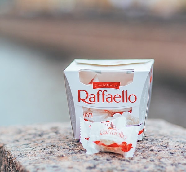 4. Ferrero Raffaello Çikolata 15'li, 150gr