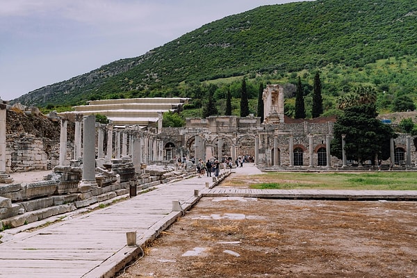 3. Ephesus (Izmir): The Majestic Port City of the Ancient World