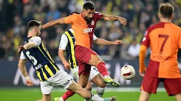 Kerem Demirbay da yedek kulübesinde kart görenlerdendi.